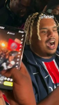 Le rappeur Naza s'ambiance place de la Concorde