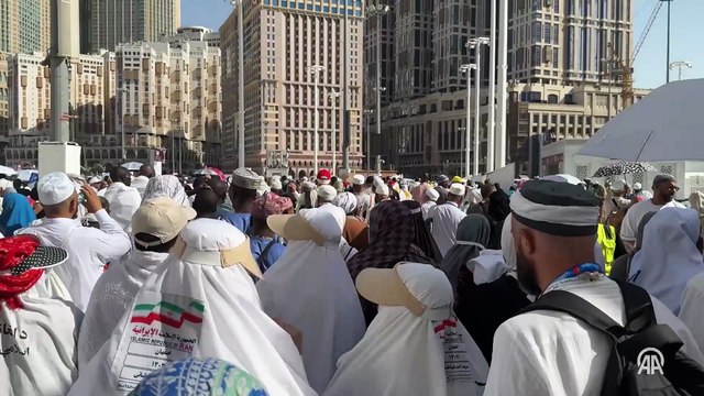 Medine'deki ziyaretlerini tamamlayan Türk hacı adayları Mekke'ye geçti