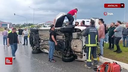 Manavgat’ta kavşakta kaza: Otomobil devrildi, sürücü alkollü çıktı