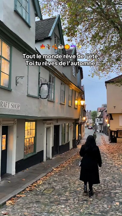 Tout le monde pense à l'été et toi tu penses à l'automne