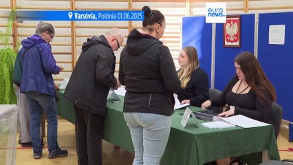 Eleitores polacos regressam às urnas para a decisiva segunda volta das presidenciais