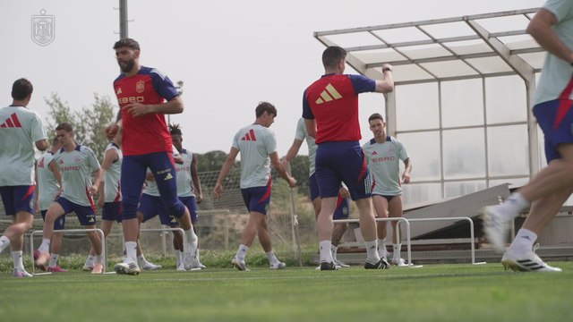 La selección española de fútbol entrena en Las Rozas