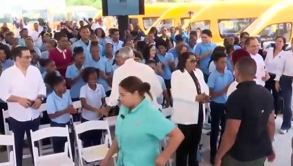 presidente Luís Abinader pone en marcha el Sistema Nacional de Transporte Estudiantil (TRAE) en Samaná
