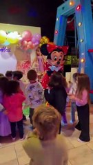 El detalle que no pasó desapercibido en un video de El Polaco con Barby Silenzi en el cumpleaños de su hija Abril