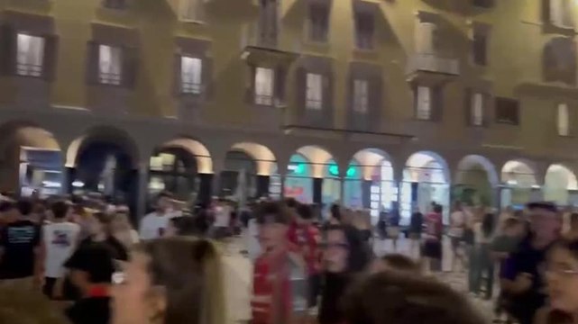 Cremonese in Serie A, è festa in città: spuntano cori e bandiere