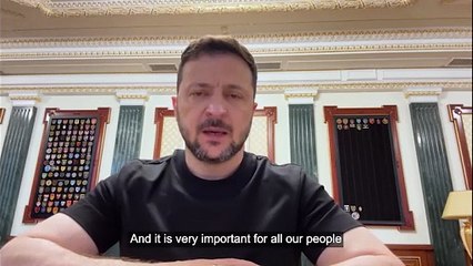 Zelensky onthult geheime operatie met 117 drones die Russische bases naast de FSB troffen
