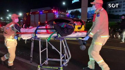 Pedestre e motociclista ficam feridos em grave acidente na BR-277 em Cascavel