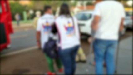 Mulher escorrega e cai de brinquedo no Santa Cruz