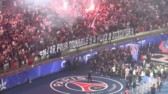 PSG - Le Parc des Princes réclame le Ballon d'Or pour Dembélé