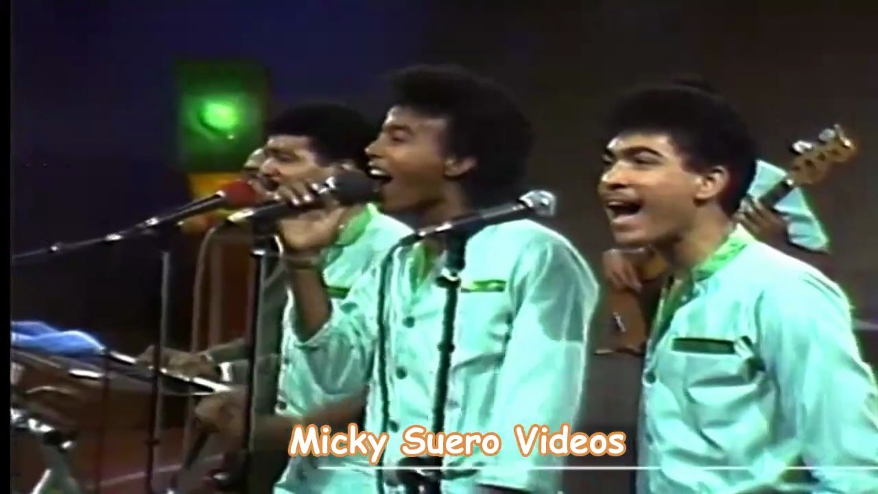 Dioni fernandez y el equipo - Los Diseñadores - Micky Suero Videos Salsa/Merengues Clasicos