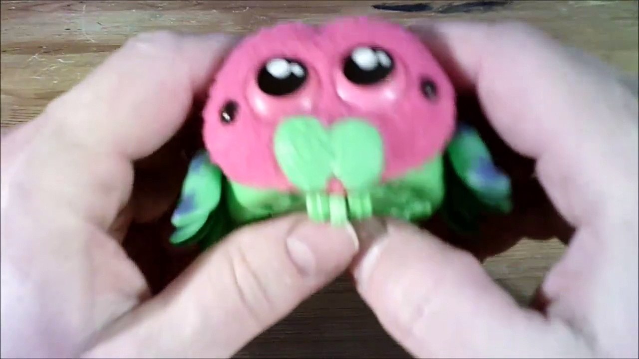 SHOW TIME BOX OPENING BRIGHT PINK ROBOTIC SPIDER SCARY STUFF