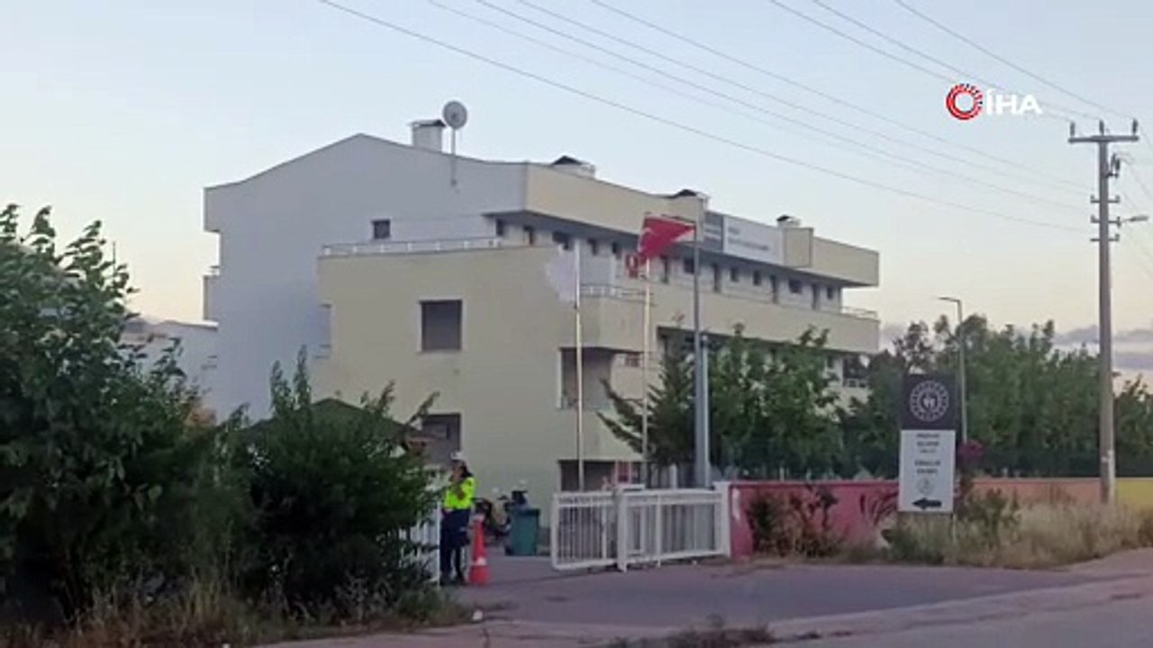 Mersinde kampta denize giren 2 öğrenci hayatını kaybetti