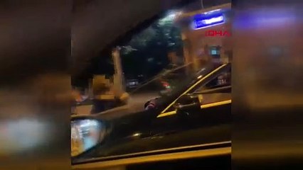 İstanbul'un göbeğinde 3 kadın yumruk yumruğa birbirine girdi!