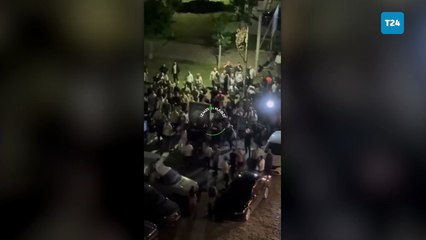 Belediye Başkanı Cemil Tugay çöp topladı, sendikayla arasında gerginlik çıktı