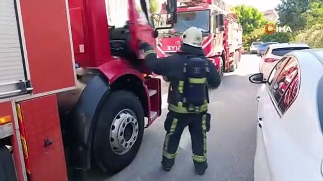 Ocakta unutulan düdüklü tencerenin dumanları itfaiye ekiplerini alarma geçirdi