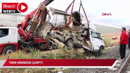 Tren minibüse çarptı: 1 yaralı