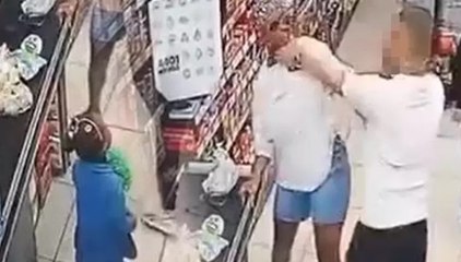 Esenyurt’ta bir kişi, kasa sırasında tartıştığı kadına böyle saldırdı