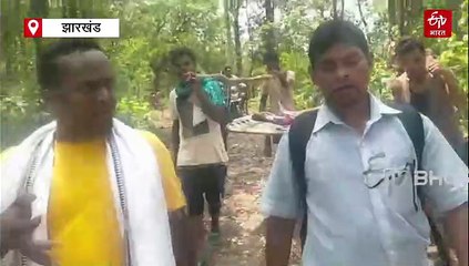 सिमडेगा में चार कंधों पर सिस्टम! खाट एंबुलेंस पर लादकर मरीज को पहुचाया अस्पताल