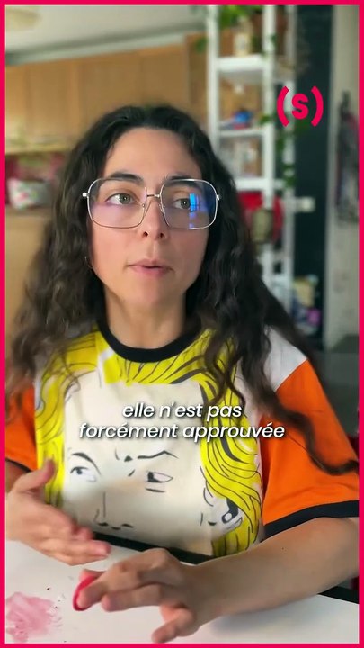 SIMONE - CHIT CHAT : des looks plus conservateurs