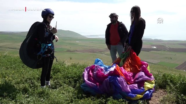 Nemrut Dağı yamaç paraşütü tutkunlarının gözdesi