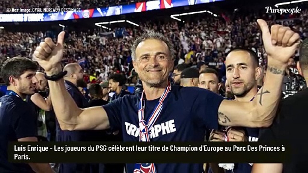 "Wow, ils cassent tout dehors" : en pleine victoire du PSG, un champion du monde français filme depuis chez lui à Paris et n'en revient pas