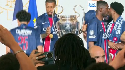 Macron recebe equipa do PSG e condena violência depois de vitória na Liga dos Campeões