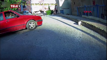 Trafikte tartıştığı sürücüye kızının yanında bıçak çekti! "Baba gidelim..."