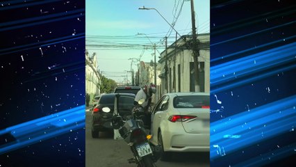 Criminosos armados roubam ocupantes de carro em Belém