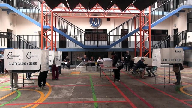 Mexicanos votan por jueces en comicios con poca afluencia y bajo sombra de corrupción