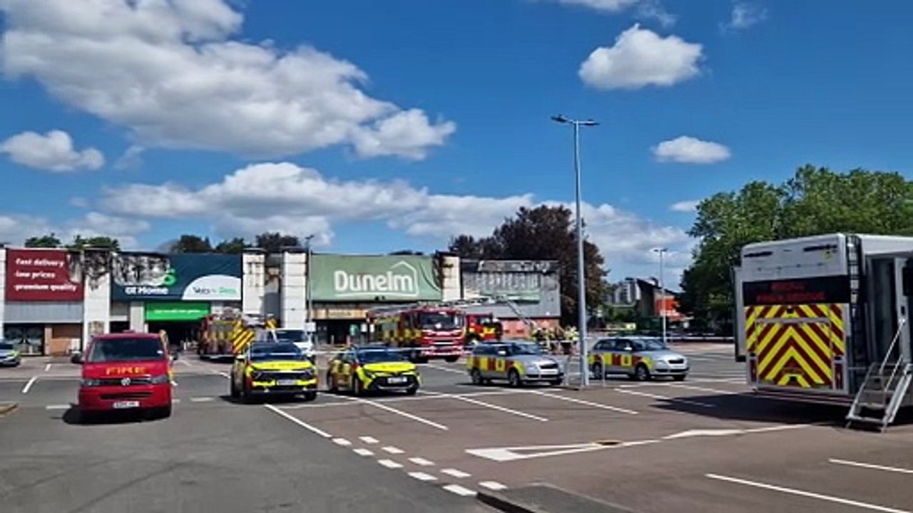 Firefighters remain on scene following huge fire at Northampton retail park