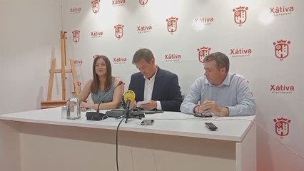 Llamada telefónica a las falleras mayores de Xàtiva