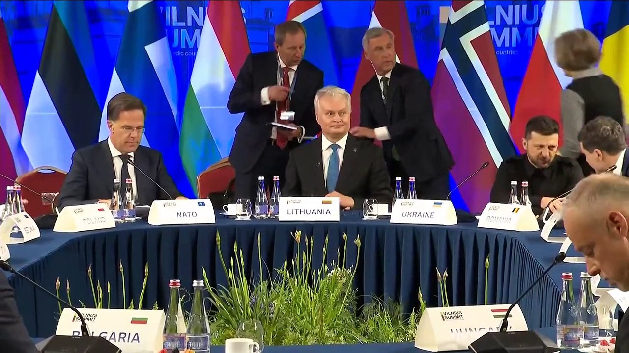 زيلينسكي يصل فيلينوس للمشاركة في قمة قادة دول الجناح الشرقي للناتو