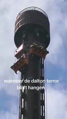 Panique au parc d'attraction : Quatre jeunes coincés à 77 mètres d'altitude pendant plus d'une heure