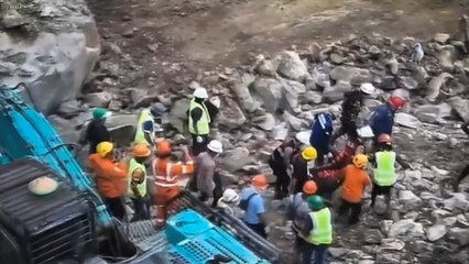 Endonezya'da taş ocağının çökmesi sonucu hayatını kaybedenlerin sayısı 20'ye yükseldi