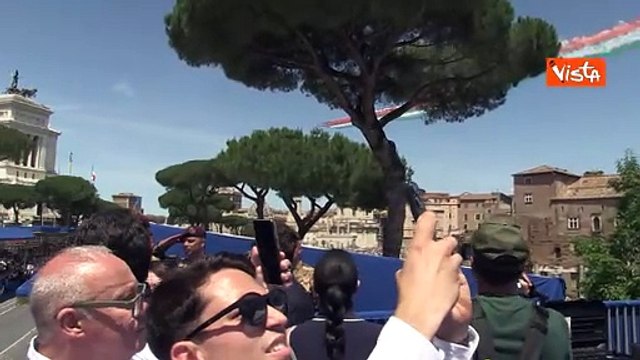 Parata del 2 giugno, il passaggio delle Frecce Tricolori su Via dei Fori Imperiali