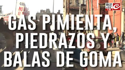 Tensión en Puente La Noria: gas pimienta, piedrazos y balas de goma