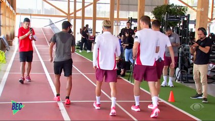 Caio Bonfim, atleta olímpico, ensina jogadores do Leipzig a praticar marcha atlética