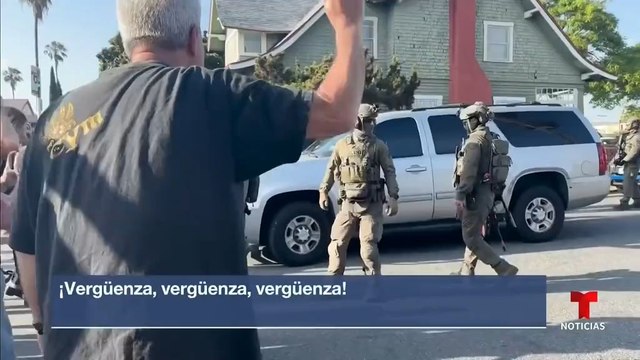 “Shame!” protests erupt as 2 San Diego restaurant raids end with 2 workers detained. #japdmedia #PnDmart #SanDiego .Click the link below to follow japdmedia on Instagram and stay connected! instagram.com/japdmedia?igsh=N28yZ3ZraGNibnVl