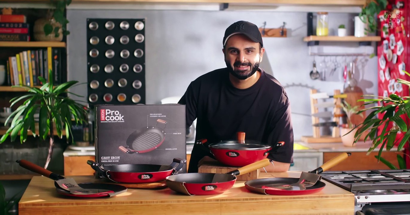 Chicken Kathi Roll Recipe _ Juicy Chicken Kababs _ Flaky Paratha _ चिकन काठी रोल