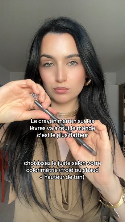 Le crayon marron va à tout le monde en make up 🤎
