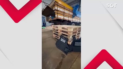 Operação conjunta entre PF, PM e Receita Federal apreende mais de 500 caixas de cigarros e 650 celulares em Cascavel