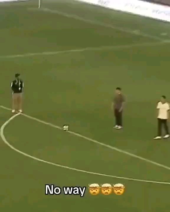 #shoot #foot #ball #hit #goals #sn2sg #sunnight #sunnightmusic #football #goal #skills #soccer #sunnightpop #sunnightjazz #xcllcx #beautiful #kick #perfect #target #mark #sport #leg #aim #accurate #training #technique #shot #shooting
