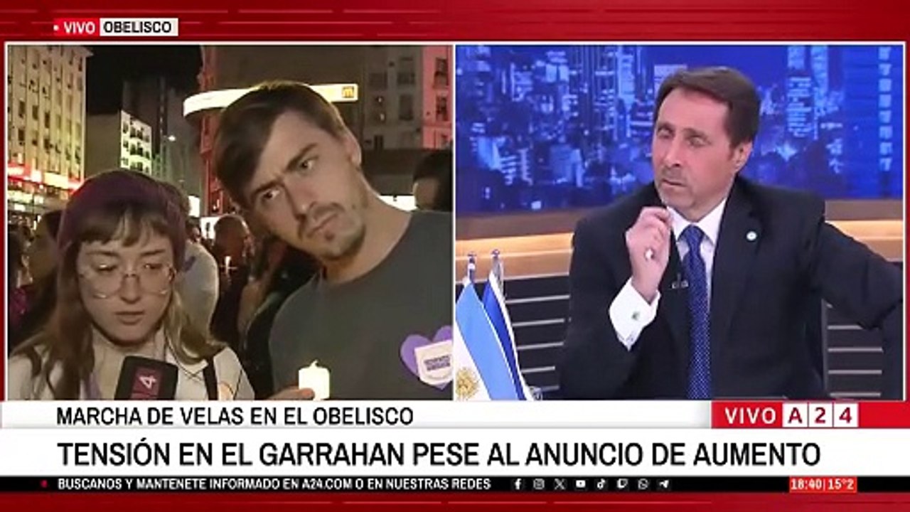 "Noche de Velas" por el Garrahan: residentes continúan con su reclamo en el Obelisco por recomposición salarial