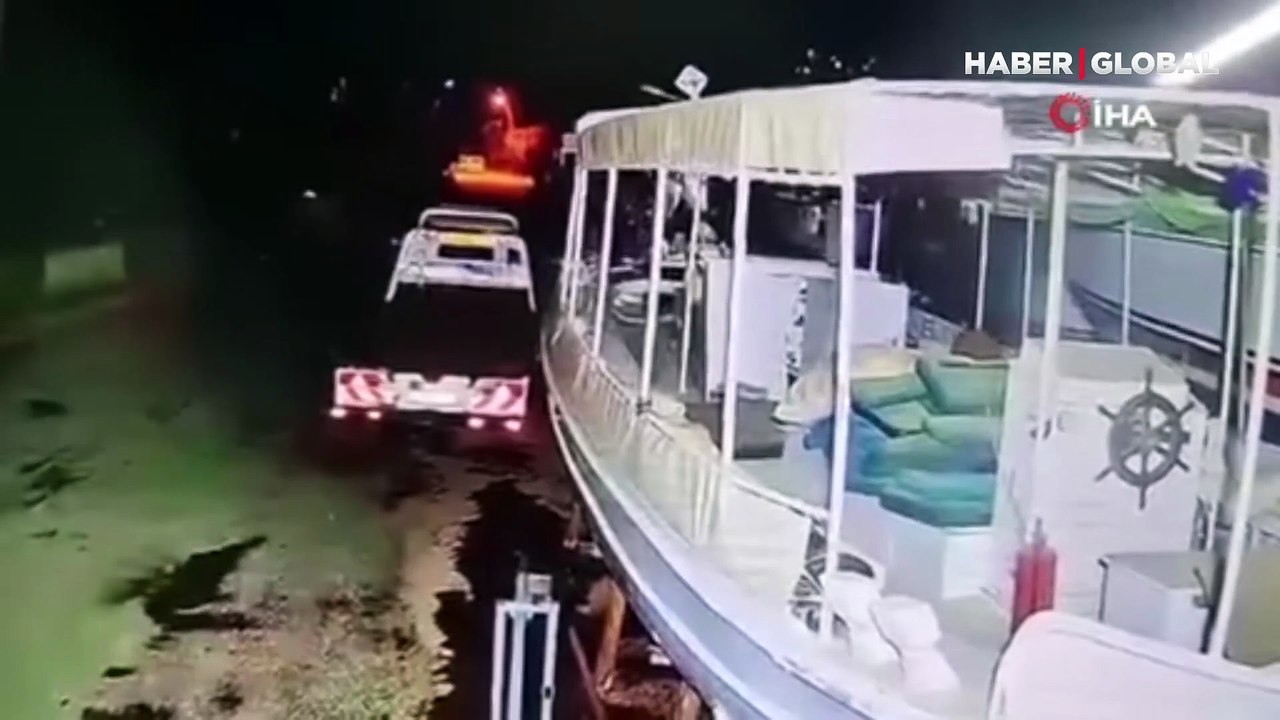 Marmaris açıklarındaki 5.8'lik deprem güvenlik kameralarına böyle yansıdı