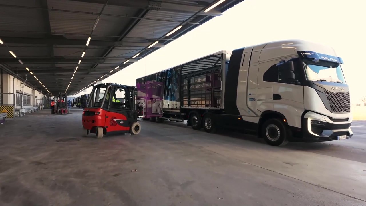 Milestone for BMW Group transport logistics - Full speed ahead with the first hydrogen trucks