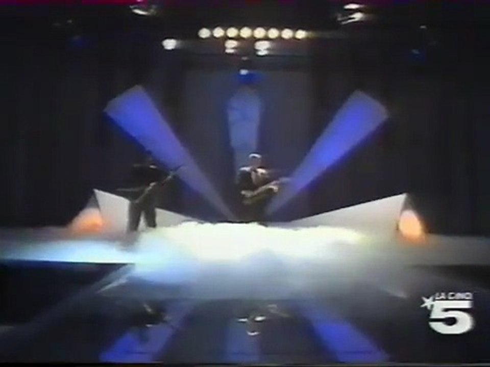 Johnny Hallyday – La Cinq : Bonne Chance & Sketch Italien + "Quelque chose de Tennessee" (20 février 1986)