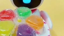 OMG ... Is that candy?! #robot #eilikdq