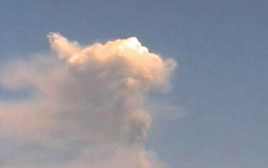 Il rumore della nuvola, dopo il crollo... Le immagini incredibili dell'Etna in eruzione