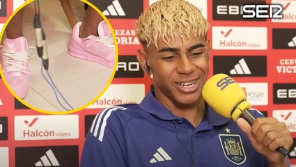Las zapatillas con las que bromearon Lamine Yamal y Manu Carreño en 'El Larguero', un regalo de su madre que supera los mil euros