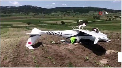 Bilecik'te panik anları: İniş yapan eğitim uçağı ters döndü